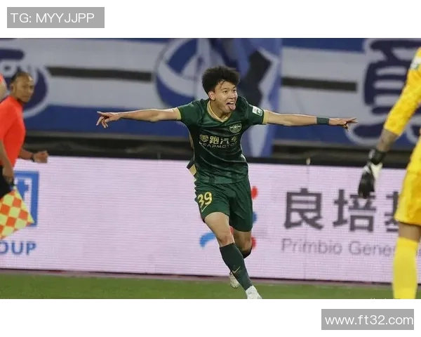 18岁青训小将加盟德甲俱乐部开启职业生涯踏出国门新征程